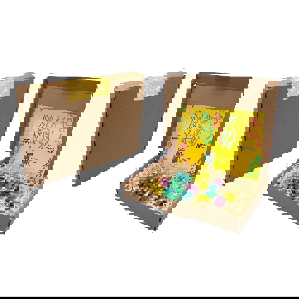 Schachtel mit Ostereiern im Nest