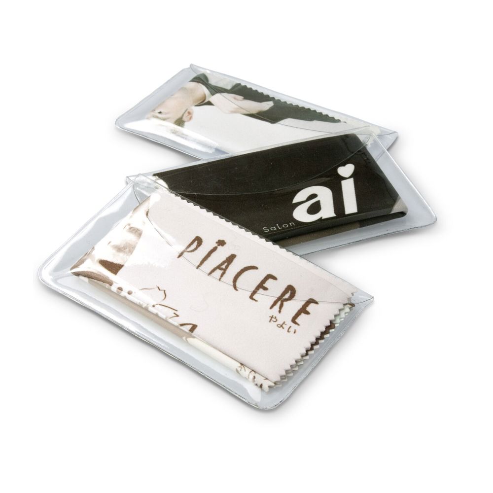 Brillenputztuch rPET - Mikrofasertuch 20 x 20 cm, in transparentem Schutzetui mit Klettpunkt